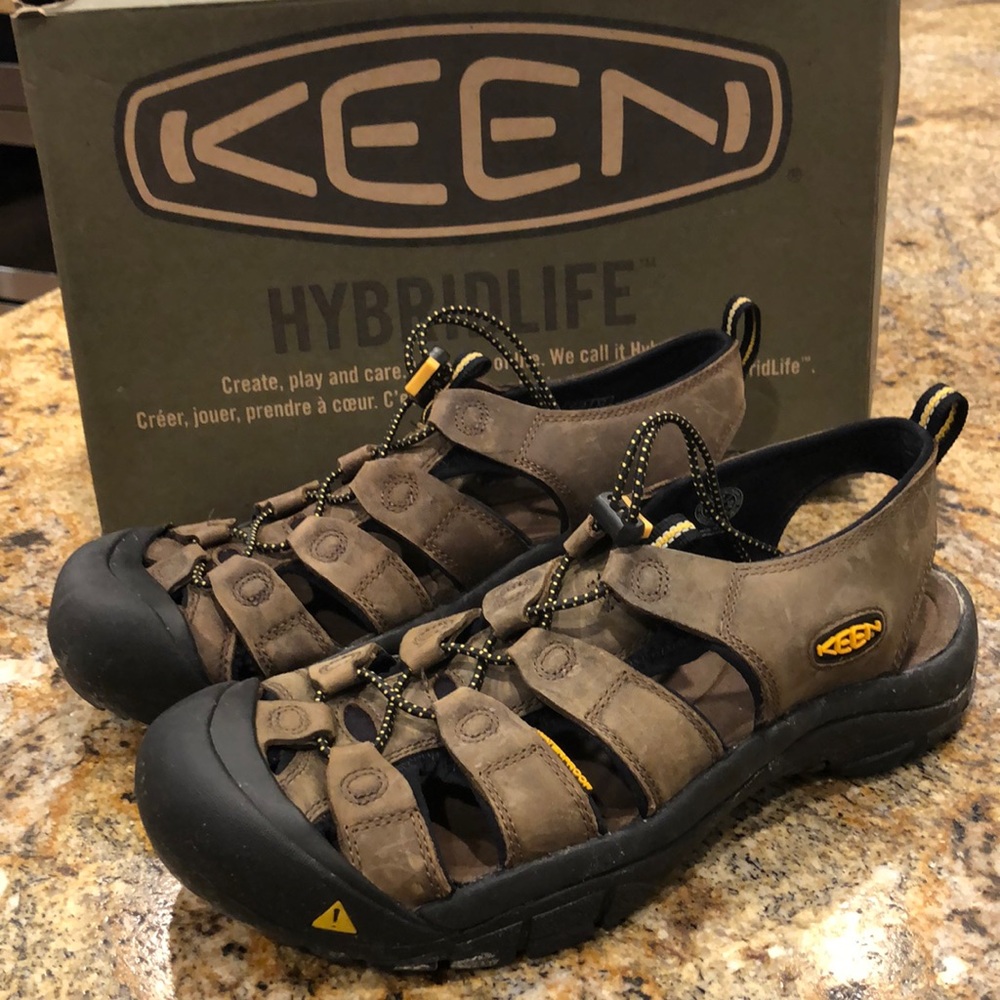 Men’s Keen Newport Sandals in Bison size 11 Used once kept in box